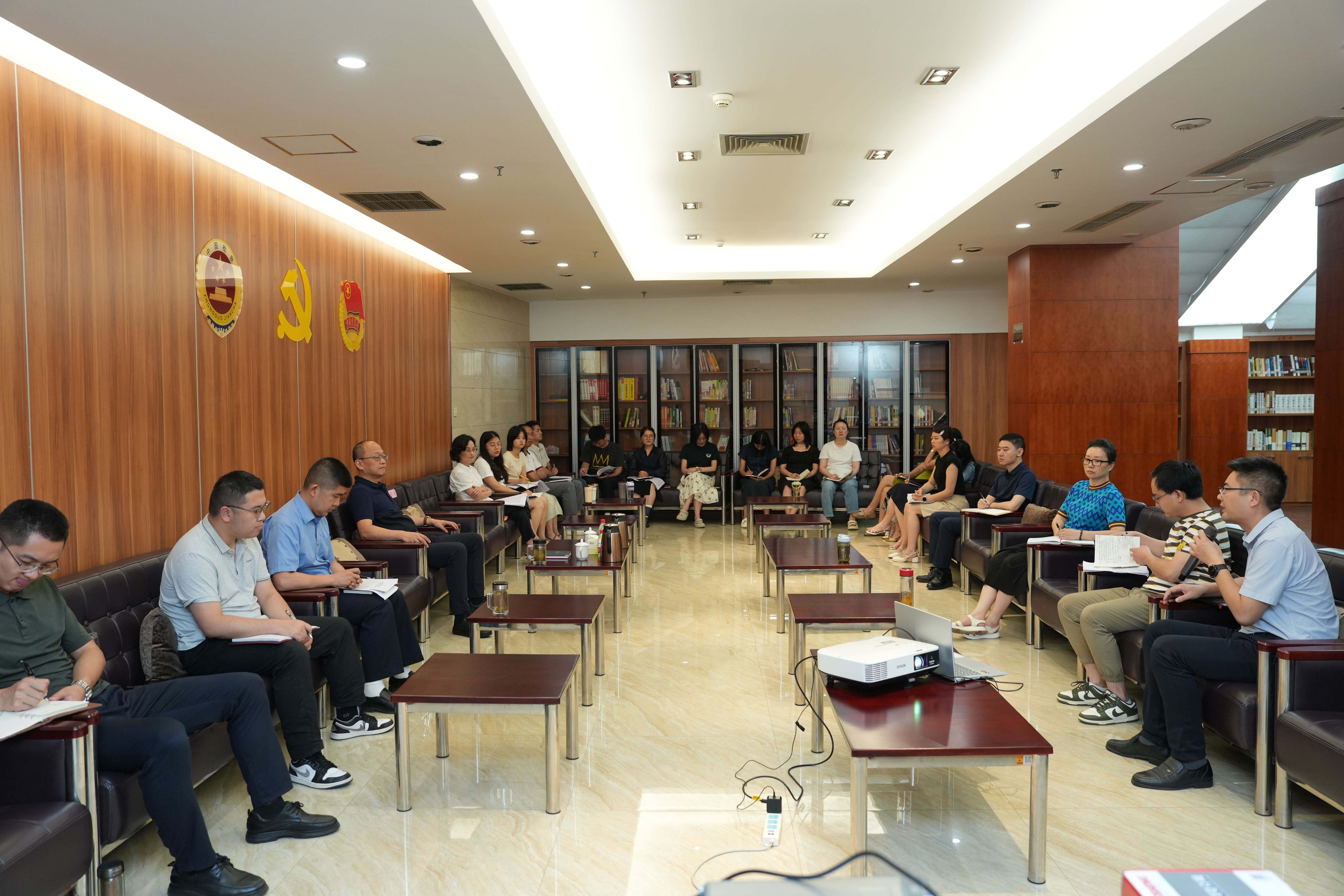 二分院检部门组织开展“高质效办好每一个案件”交流研讨