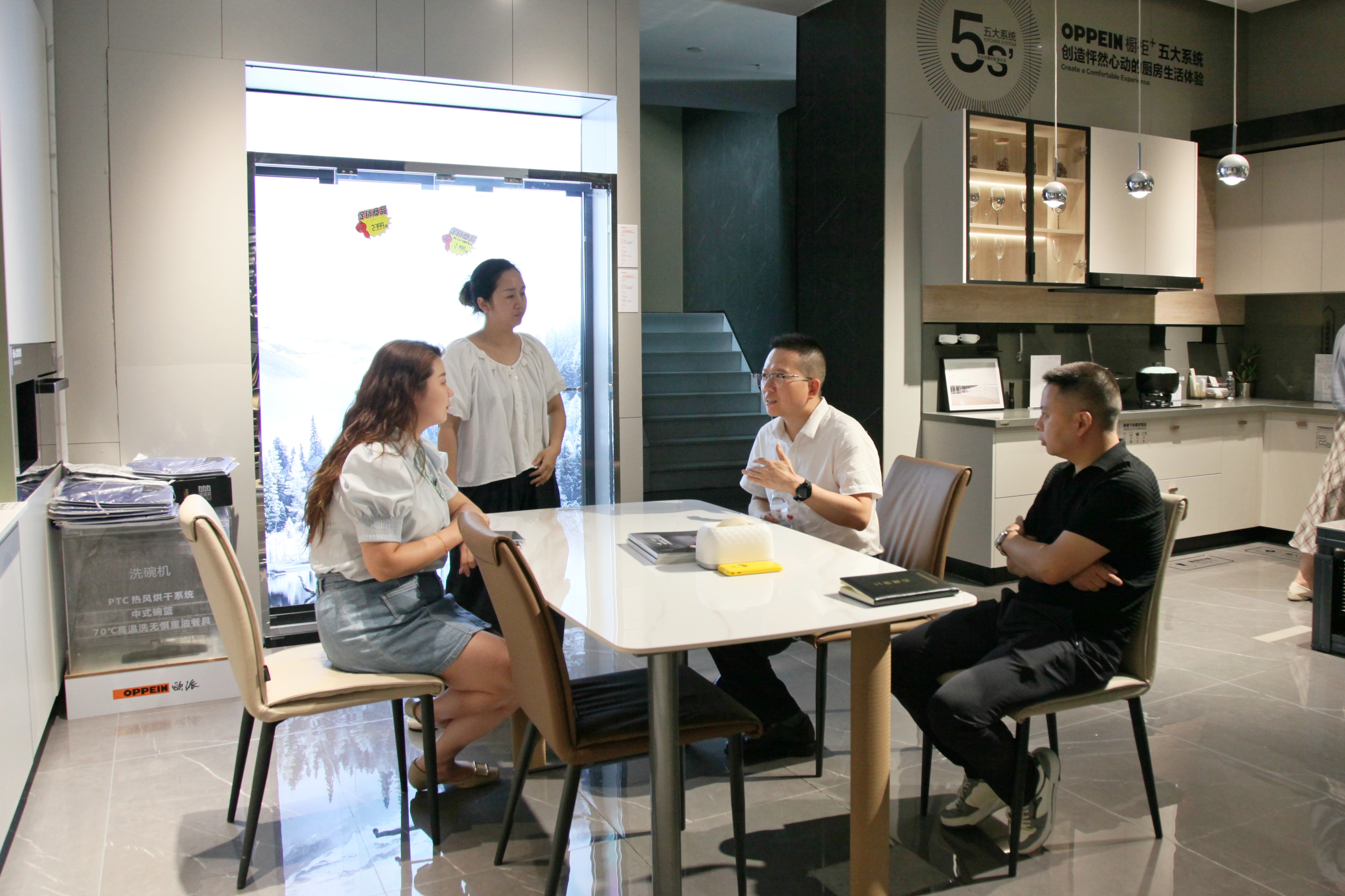 李方检察长走访调研县内重点民营企业