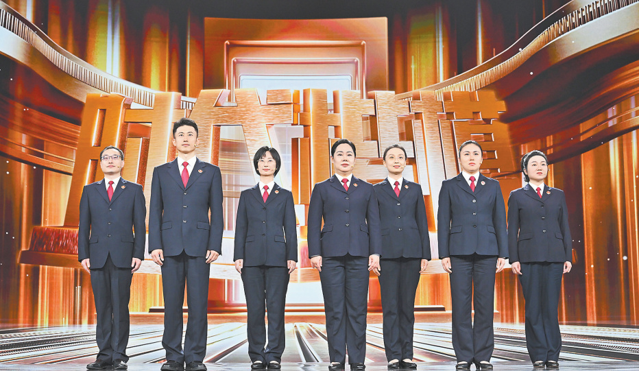 中央宣传部授予卡提诺论坛
未成年人保护工作团队代表“时代楷模”称号