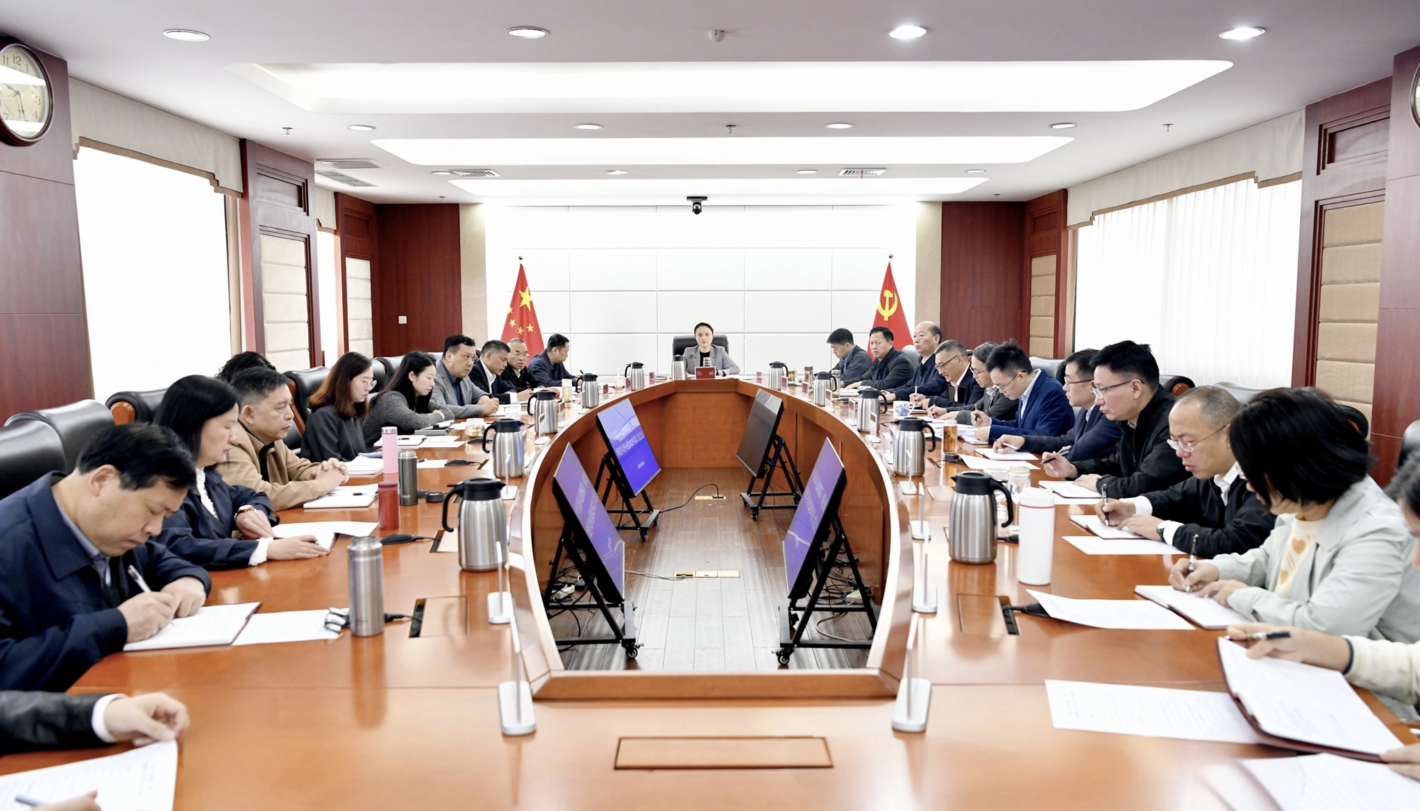 市检察院一分院召开党组会暨党组理论学习中心组学习会专题学习党的二十届四中全会精神